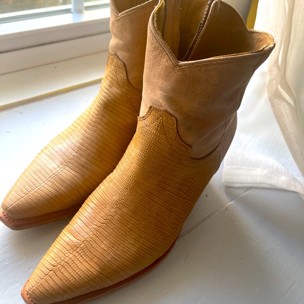 SOLD Tecovas Daisy boots in Sand Relic lizard limited edition sold out